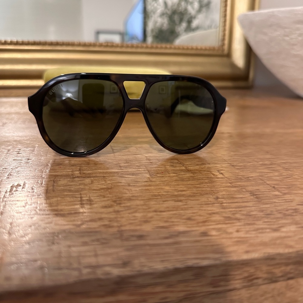 BRAND NEW Gucci Aviator Sunglasses
